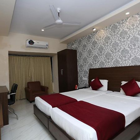 Hotel Railview 부바네스 외부 사진
