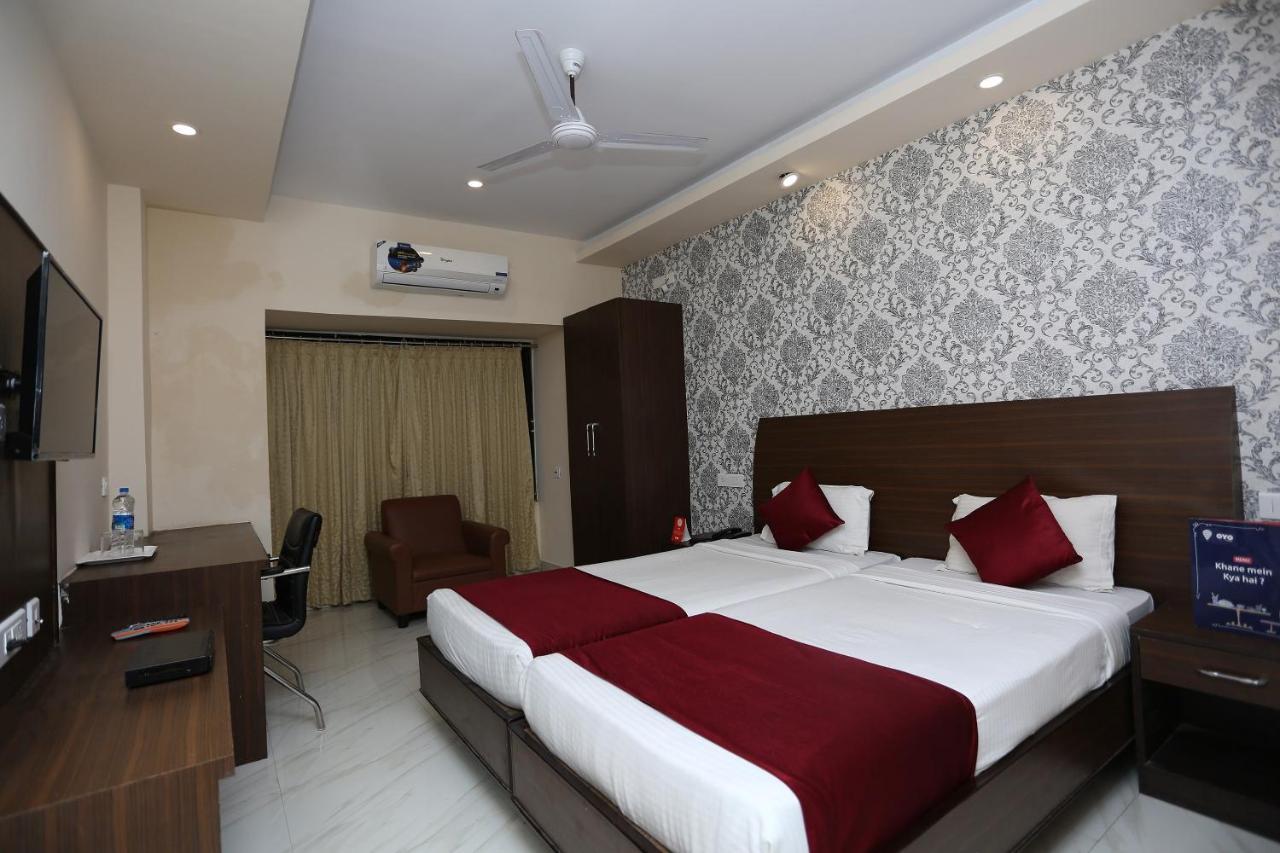 Hotel Railview 부바네스 외부 사진