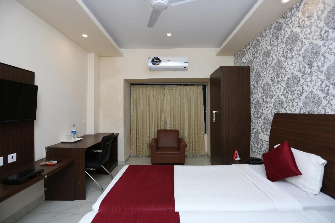Hotel Railview 부바네스 외부 사진