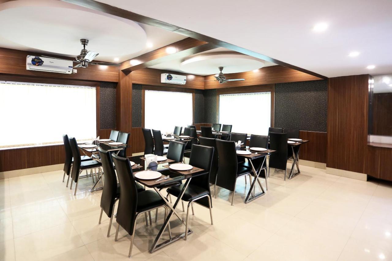 Hotel Railview 부바네스 외부 사진