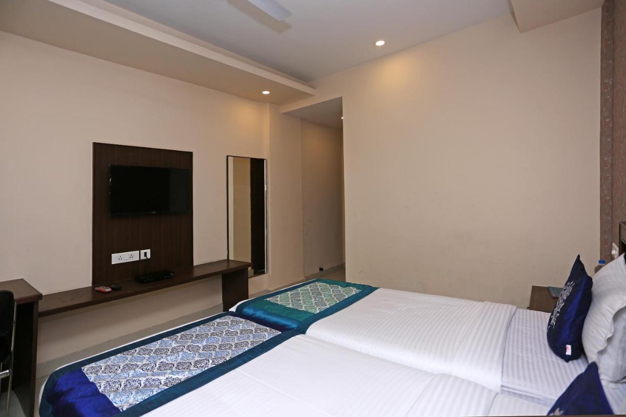 Hotel Railview 부바네스 외부 사진