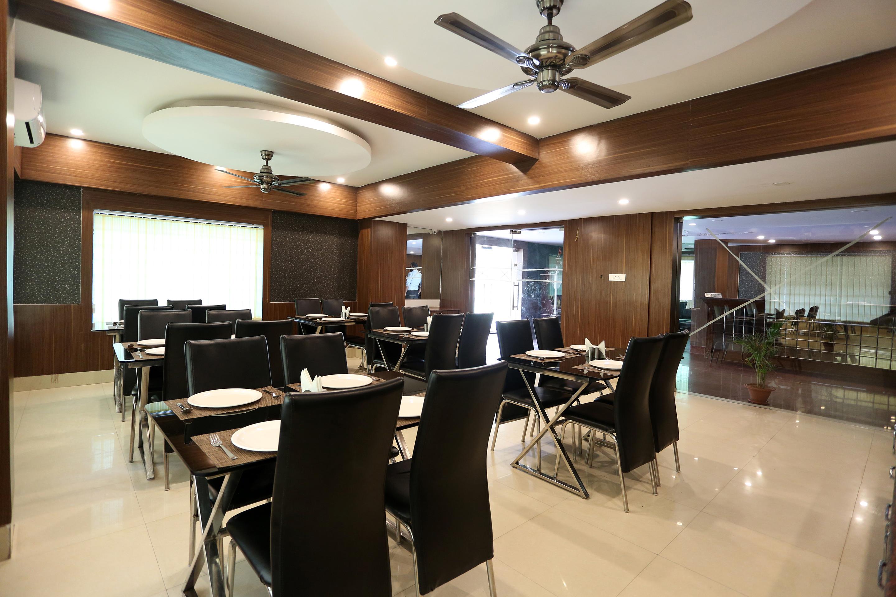 Hotel Railview 부바네스 외부 사진