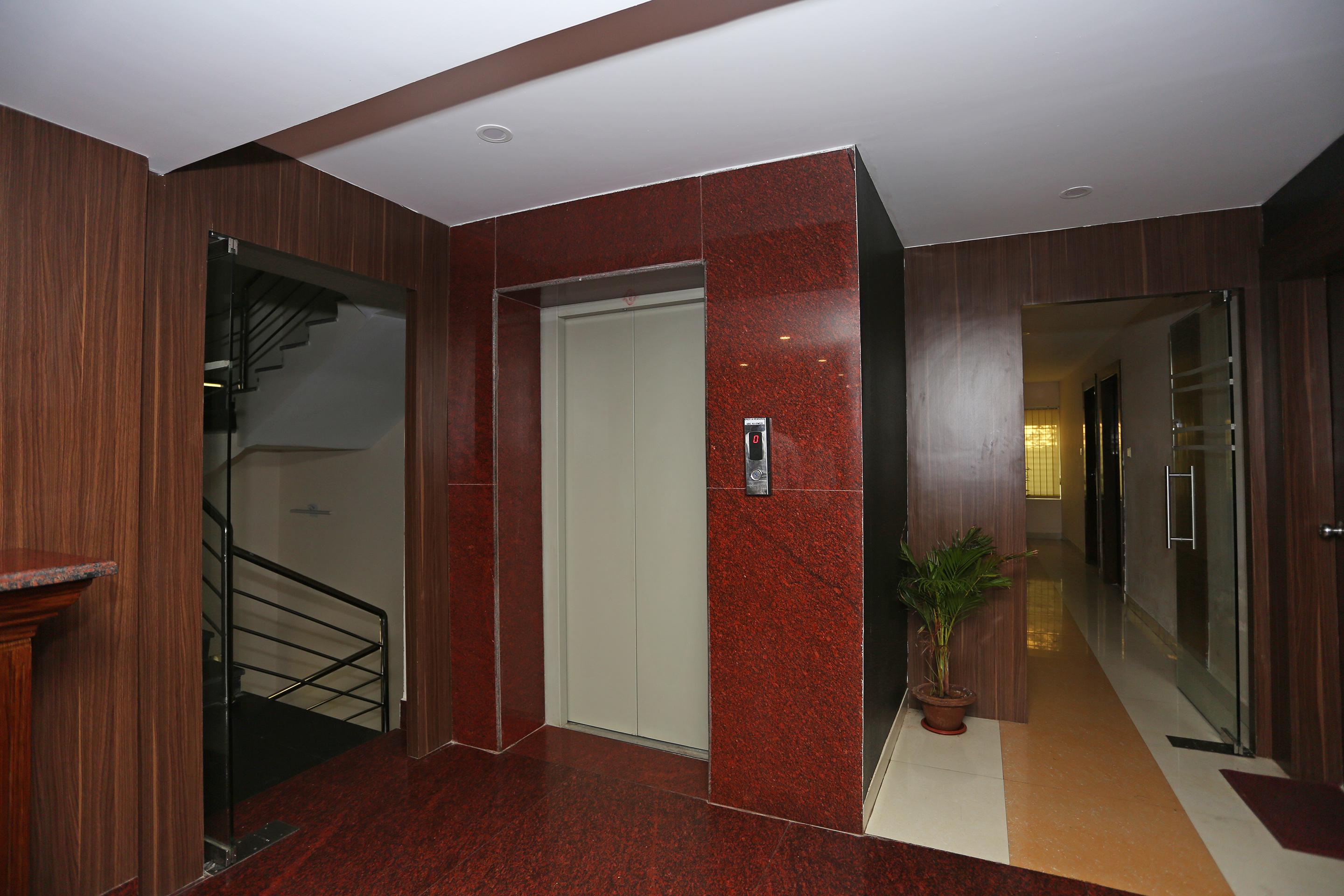 Hotel Railview 부바네스 외부 사진