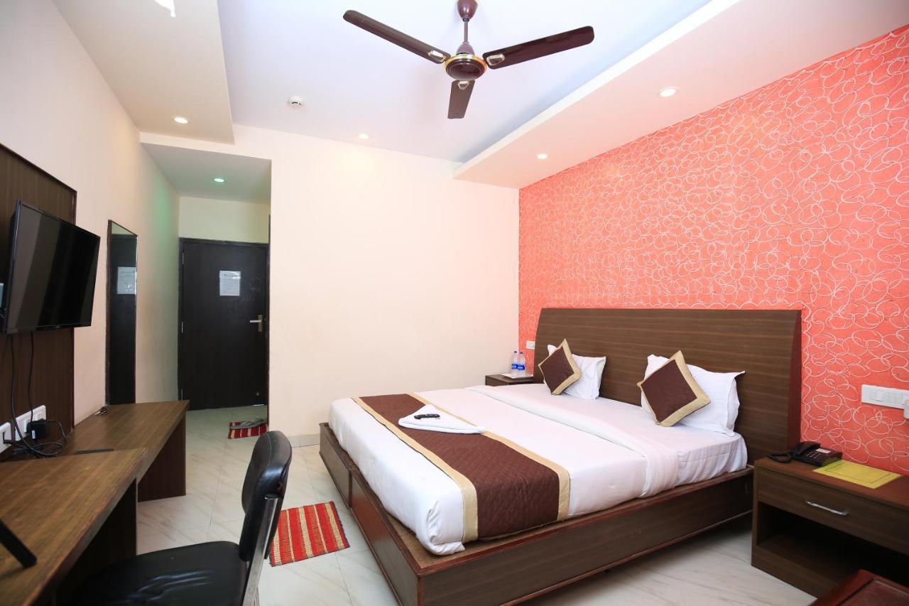 Hotel Railview 부바네스 외부 사진